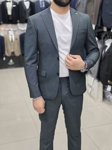 Kostyumlar: Kişi Kostyum Dəstləri - Klassik və modern kəsim: dar siluet, çiynə — 2