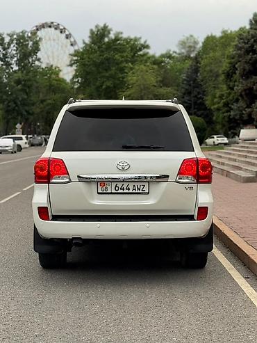 Toyota: Toyota Land Cruiser: 2014 г., 4.6 л, Автомат, Бензин, Внедорожник — 2