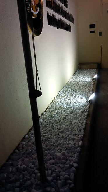 Dekorativ daşlar: Ağ daşlar.Dekorativ Ağ daşlar Təbii daşlardır.kiçik orta və böyük — 14