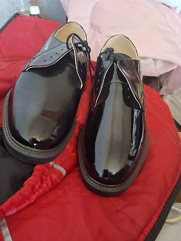 Ayaqqabılar: Qara laklı klassik kişi ayaqqabıları - Model: Oxford/Deri formal — 1