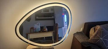 kible za led: Na prodaju led ogledalo u obliku jajeta, dimenzije 70x90cm, vertikalno — 1