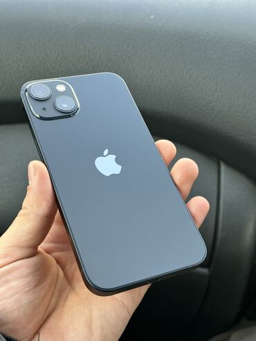 Apple iPhone: IPhone 13, Б/у, 128 ГБ, Черный, Зарядное устройство, Защитное стекло, Чехол, 88 %