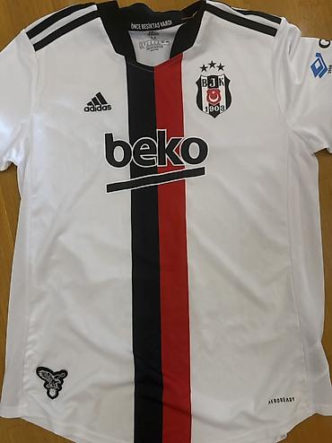 Kişi geyimləri: Besiktas formasi originaldi resmi fan şopdan alınıb türkiyeden — 1