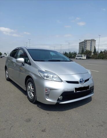 Toyota: Qalmaq sertile 30kuza prius verilir Depozit 400 manat 24 aylıq