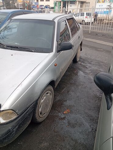 Daewoo: Daewoo Nexia: 2001 г., 1.5 л, Механика, Бензин, Седан