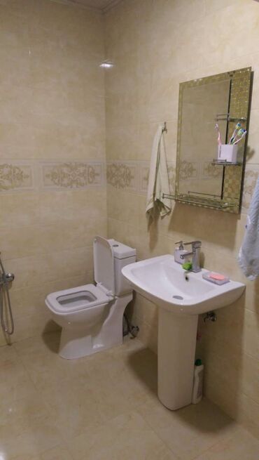 Uzunmüddətli kirayə mənzillər: Həzi aslanov metrosu,Kfc tərəf çıxışında,16 mərtəbənin,5-ci — 10