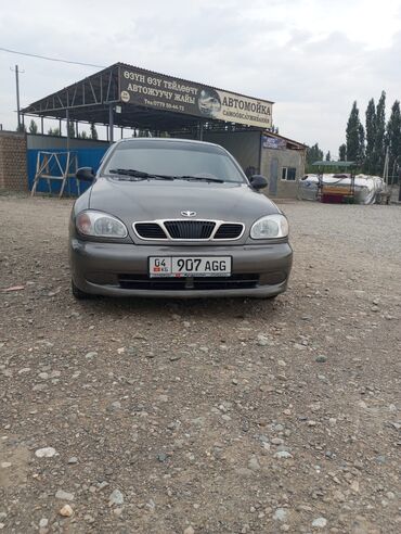 Daewoo: Daewoo Lanos: 2001 г., 1.5 л, Механика, Бензин, Седан