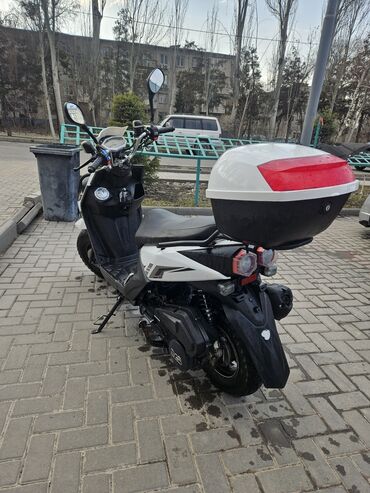 Скутеры: Скутер 150 куб. см, Бензин, Б/у