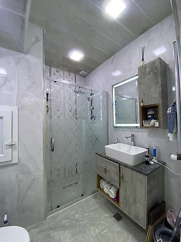 Uzunmüddətli kirayə mənzillər: 🏡 9 mərtəbəli binanın 6-cı mərtəbəsi 📐 125 kv.m 💰 167,000 AZN – — 8