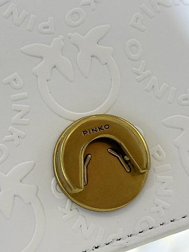 Çantalar: Pinko Love çiyin çantası – ağ rəng, relyefli logo naxışlı. - — 3