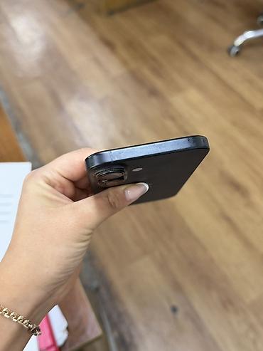 где можно купить айфон дешевле: IPhone 16, Б/у, 256 ГБ, Черный, Коробка, 100 % — 3