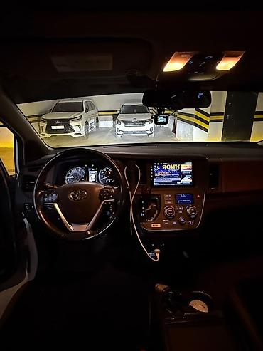 аренда toyota sienna: Toyota Sienna: 2018 г., 3.5 л, Автомат, Бензин, Минивэн — 5