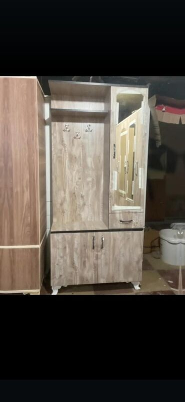balkon dolab: Yeni, Açılan, Düz dolab, Dəhliz dolabı, Azərbaycan