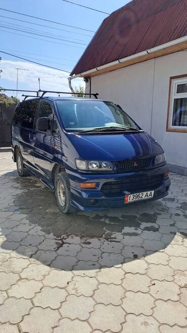 Автовышки, краны: Mitsubishi Space Gear: 2000 г., 1.8 л, Механика, Бензин, Минивэн