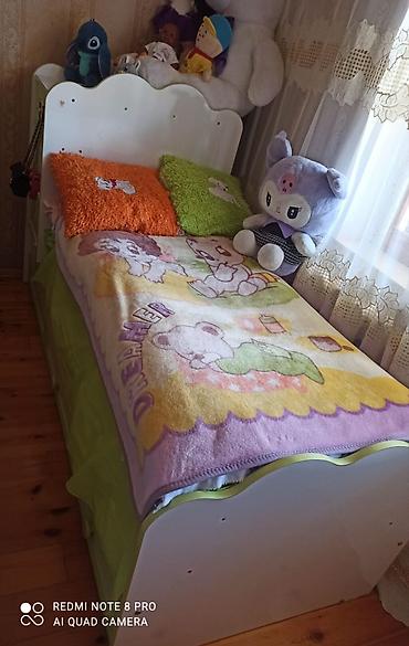 Oğlan və qız üçün, İşlənmiş, Çarpayı, Bazasız, Matras ilə, Siyirməsiz