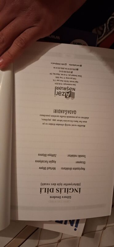 Riyaziyyat: Hər birini 10 manata verirəm.Fizika isə 6manatdı.Hamısı əla — 9