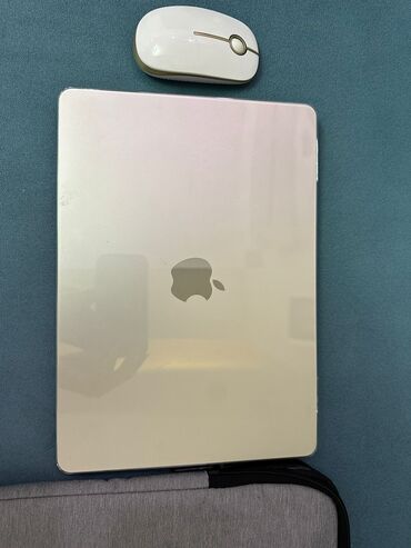 macbook qiymeti: Apple M2, 8 GB