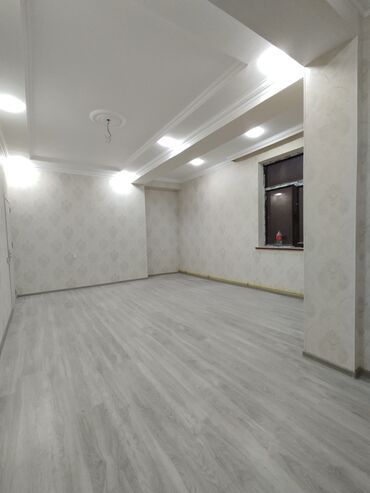 Kafel və metlax: Masazirda Bina evi yol kenarinda 10/3 mertbesi 74.kv 2 otaq — 10