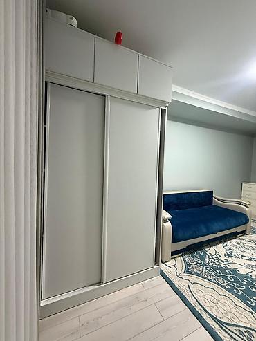 Паркинги: Парковочное место во дворе современного жилого комплекса. - Открытая — 19