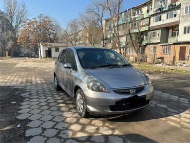 Honda: Honda Fit: 2004 г., 1.3 л, Вариатор, Бензин, Седан