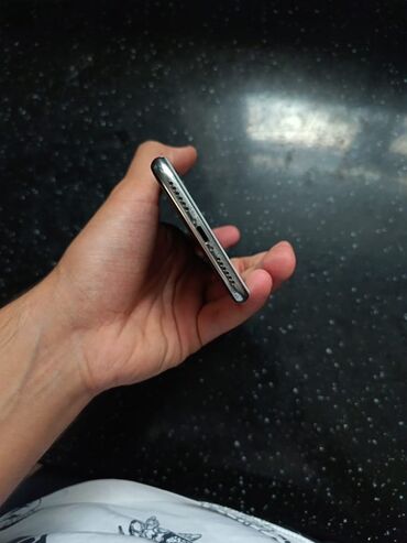 Apple iPhone: IPhone X, 64 GB, Gümüşü, Face ID — 6