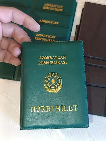 stolustu nabor: Hərbi bilet üçün üzlük. - 9 ədəd - Yaşıl rəngdə, üzərində “Azərbaycan — 1