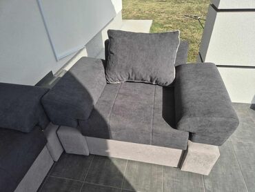 Ugaone garniture: 08. Dvosed i 2 fotelje odmah dostupni 
Cena 520e — 1