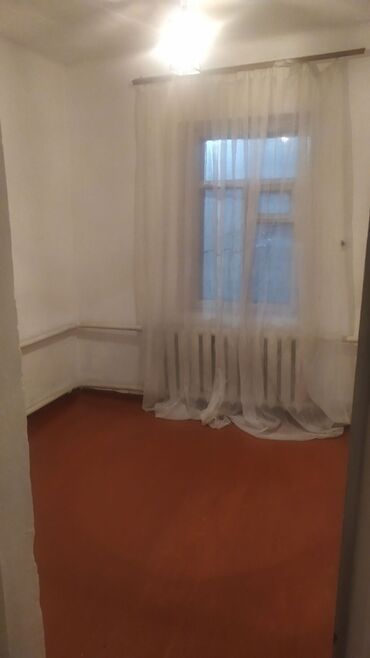 дом в красном речке: 30 кв. м, 4 бөлмө, Унаа токтотуучу жай, Забор, тосулган