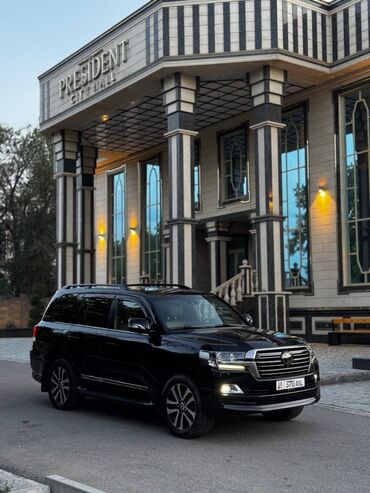 Toyota: Toyota Land Cruiser: 2017 г., 4.6 л, Типтроник, Бензин, Внедорожник