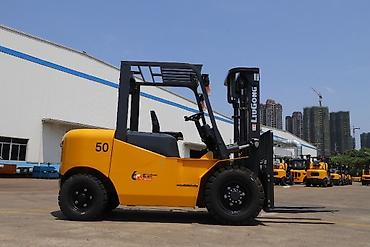 Погрузчики: Погрузчик, LiuGong, 2024 г., Колесный, Вилочный — 10