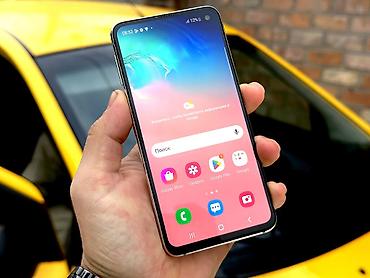 Samsung: Samsung Galaxy S10e, Б/у, 128 ГБ, цвет - Белый, 2 SIM — 2