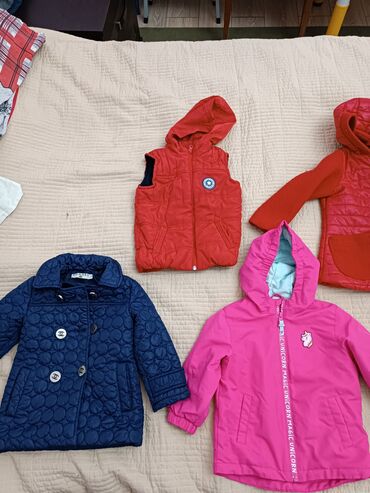 одежда для беременных женщин: Продаю куртки лёгкие на 1,5-2,5г. все в отличном состоянии, без пятен