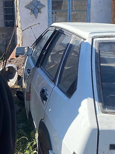 ВАЗ (ЛАДА): Кузов и запчасти на ВАЗ-2109 (хэтчбек), белый цвет также есть ГБЦ — 7