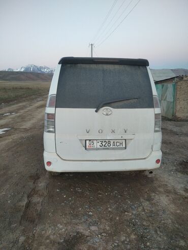 toyota proace: Toyota Voxy: 2004 г., 2 л, Автомат, Бензин, Минивэн