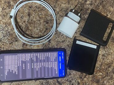 самсунг бу телефон: Samsung Z Flip, Б/у, 256 ГБ, цвет - Фиолетовый, 1 SIM, eSIM