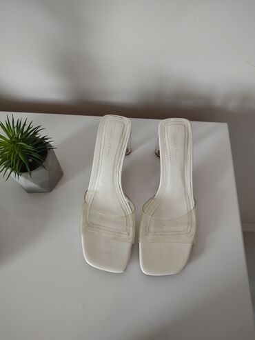 air 270 nike: Fashion slippers, Bershka, 38