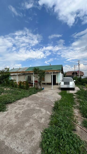продажа домов в городе бишкек: 50 м², 3 комнаты, Свежий ремонт Кухонная мебель