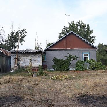 большой сад: Продаётся одноэтажный жилой дом с приусадебным участком. Обращаться по — 6