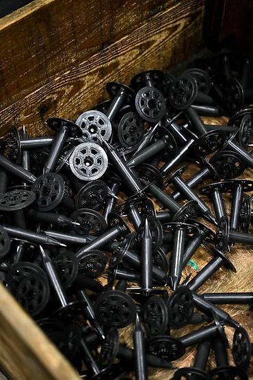 Фасадные дюбели: Дюбель-гвоздь ( фасадный дюбель-зонт) для базальта предназначен для — 5