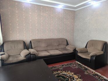 садовая мебель из искусственного ротанга: Продается диван с двумя креслами,очень удобный,состояние хорошее,диван