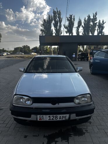 самые дешёвые авто: Volkswagen Golf: 1992 г., 1.8 л, Механика, Бензин