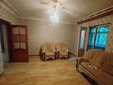 suraxani emircan: Qaracuxur qes Natarusun yan 5 mertebenin 1 ci mertebesi– 3 otaqlı — 1