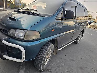 двери портер 1: Mitsubishi Space Gear: 1994 г., 2.8 л, Автомат, Дизель, Минивэн — 4