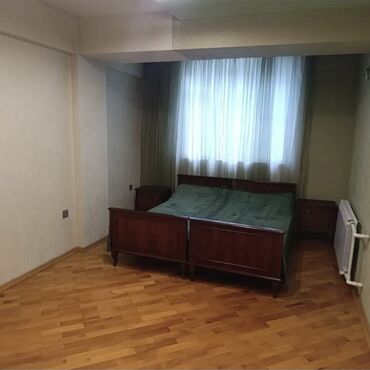 Uzunmüddətli kirayə mənzillər: Mənzil kirayə/verilir - Geniş və işıqlı zal: kristal lustra, iri — 4