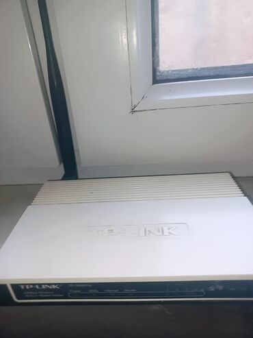 ikinci el komputer: Modem router TP-Link. Işlək vəziyyətdədir, problemi yoxdur sadəcə evdə