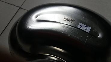 Medicinska oprema: Špric 100 ml za pretakanje ispiranje. Može i za druge namene . Kao — 28