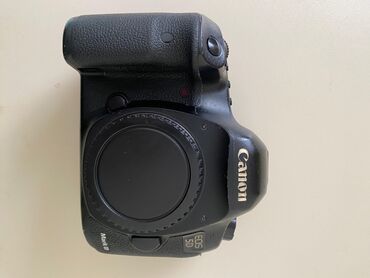 canon 600d kit: Canon 5D Mark3 Probeq 270 k Kosmetik vəziyyəti normaldır. Aparat