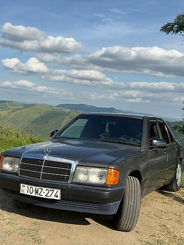 kia rio 2018: Mercedes-Benz 190: 2 l | 1991 il Sedan — 4
