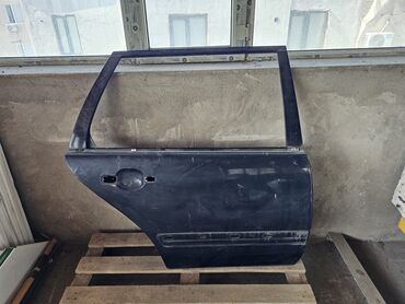 Клапаны, клапанные крышки: Дверь Задняя правая Mercedes-Benz, Б/у, Оригинал