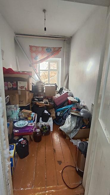 Продажа коттеджей и домов: Продаётся 3,5 СОТКИ, угловой дом в центре Каракол. Сугубо под бизнес — 9